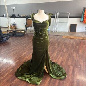 Elegant Green Velvet Evening Gown